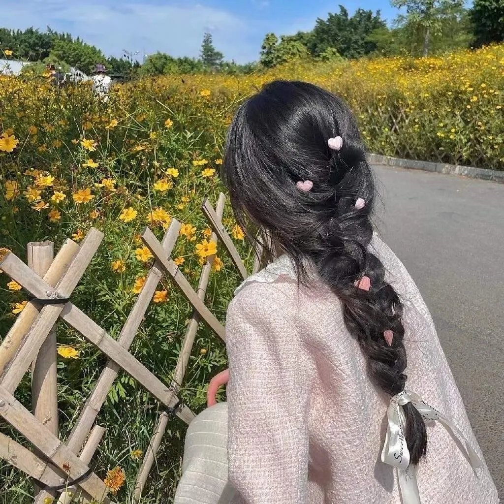 闪婚后，我成为全家福星